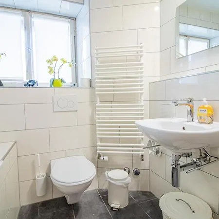 Miraflor Betty By アパート